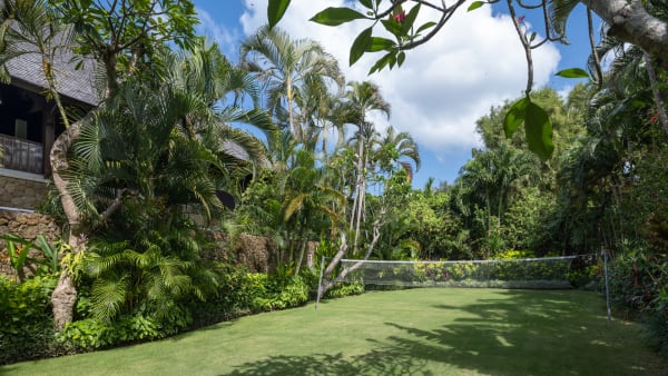 Elite Havens - Villa Asta - Bali Indonesia - Lawn badminton court